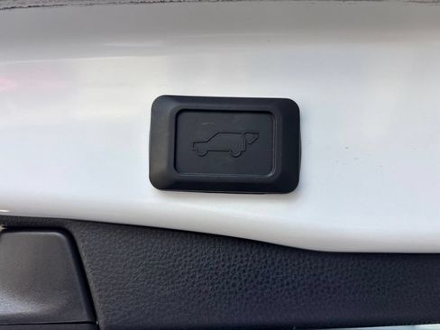 Used 2023 Toyota RAV4 XLE Premium AWD/4WD image 16