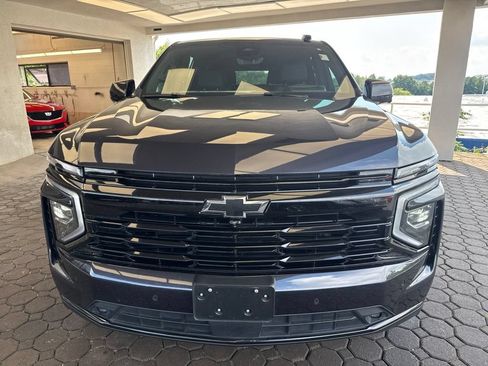 Used 2025 Chevrolet Tahoe RST w/ RST Performance Edition AWD/4WD image 2