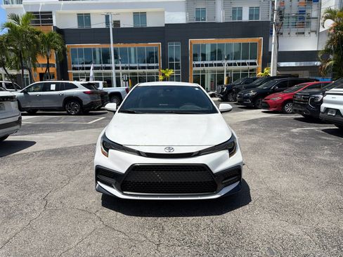 Used 2022 Toyota Corolla SE FWD image 2