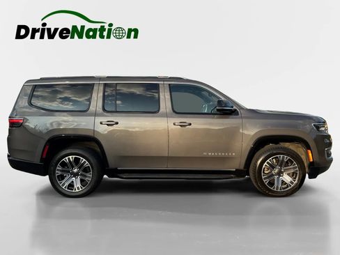Used 2024 Jeep Wagoneer Series II AWD/4WD image 4