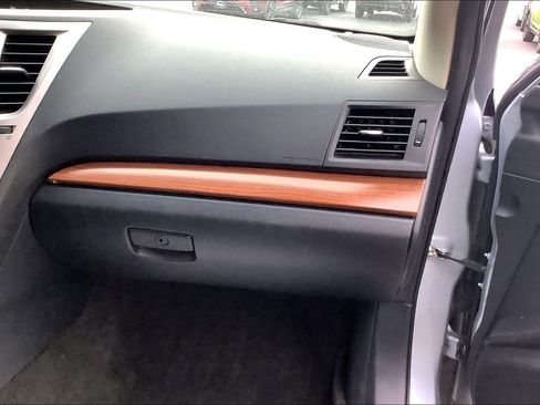 Used 2014 Subaru Outback 2.5i Limited w/ Moonroof Package image 18