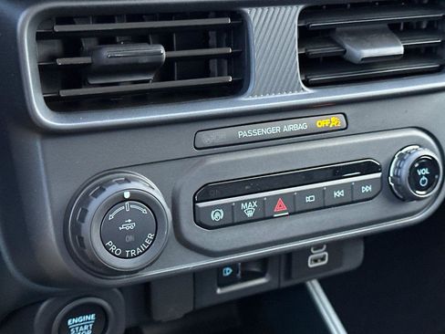 New 2025 Ford Maverick Lariat w/ Black Appearance Package image 17