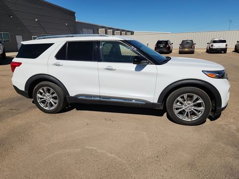Used 2023 Ford Explorer Limited image 5