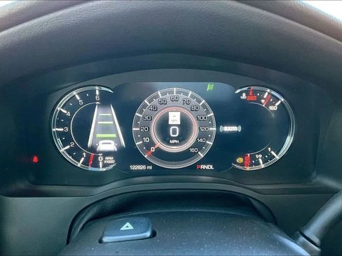 Used 2019 Cadillac Escalade Luxury AWD/4WD image 13
