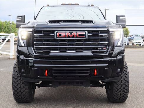 Used 2025 GMC Sierra 3500 AT4 w/ AT4 Premium Plus Package AWD/4WD image 9
