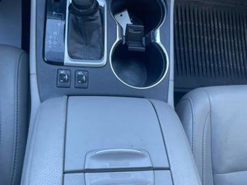 Used 2015 Toyota Highlander XLE image 28