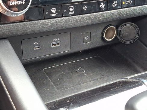 Used 2024 Mitsubishi Outlander SE FWD image 25