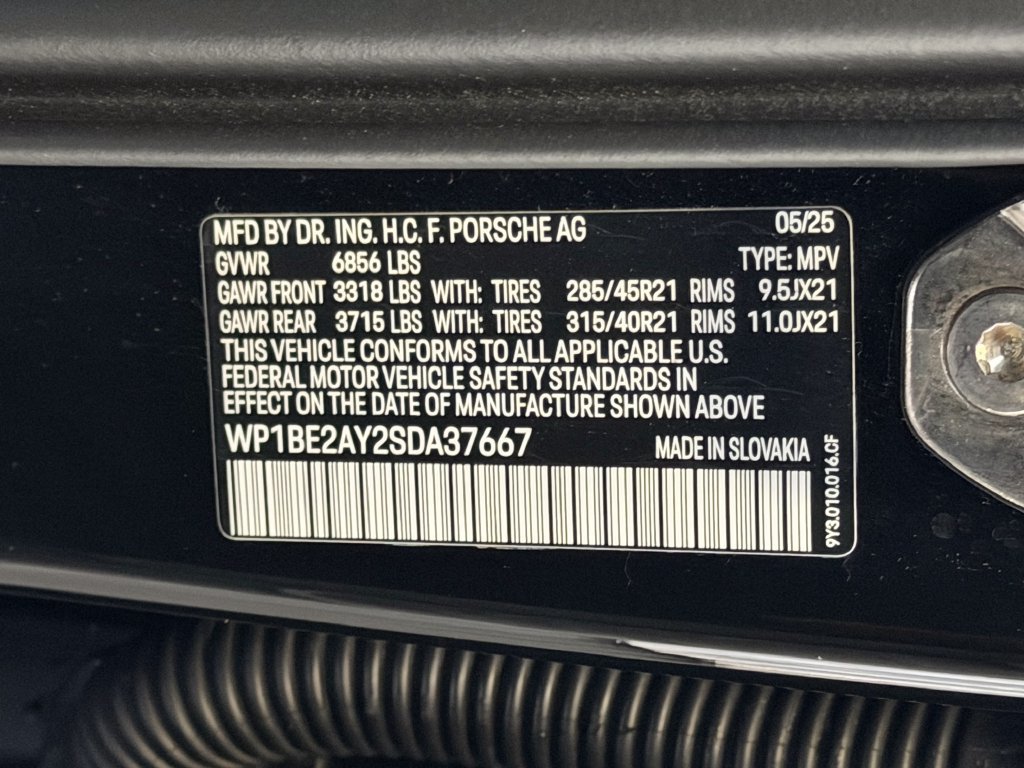 Certified 2025 Porsche Cayenne E-Hybrid Coupe AWD/4WD image 26