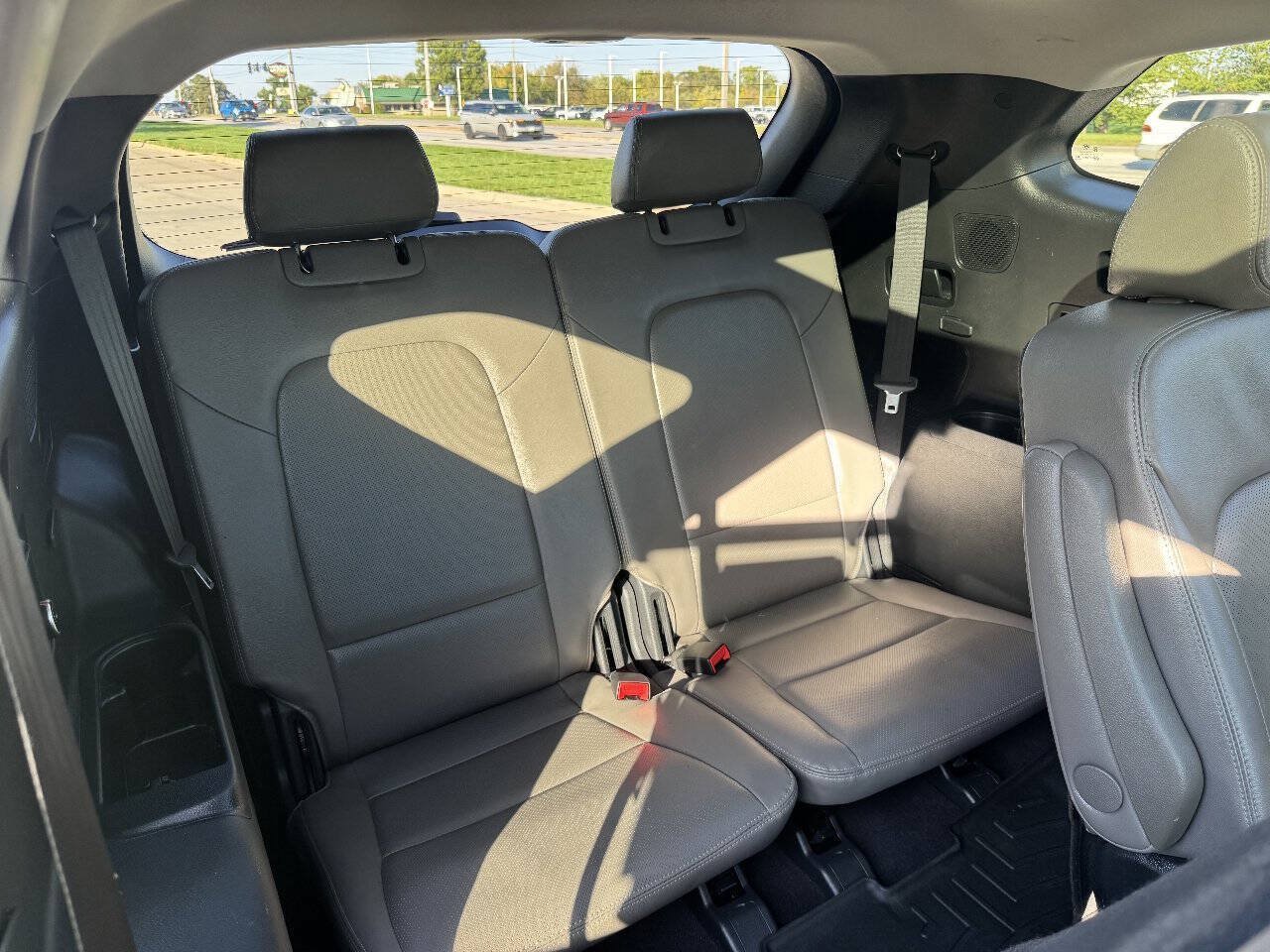 Used 2017 Hyundai Santa Fe Limited AWD/4WD image 17