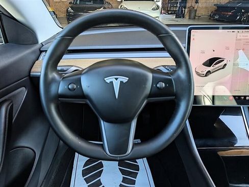 Used 2020 Tesla Model 3 Long Range AWD/4WD image 19
