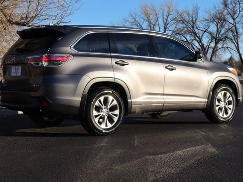 Used 2014 Toyota Highlander XLE image 5