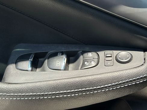 Used 2018 Nissan Maxima SR w/ Midnight Edition FWD image 7