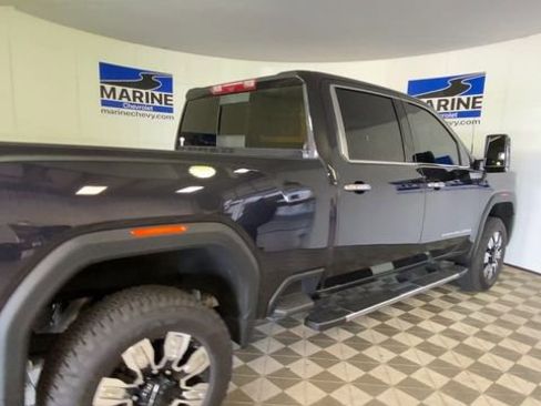 Used 2025 GMC Sierra 2500 Denali w/ Denali Reserve Package AWD/4WD image 2