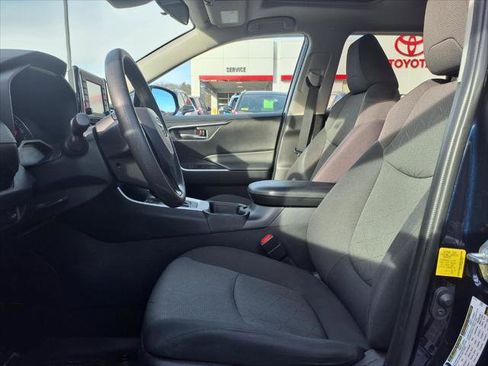 Certified 2021 Toyota RAV4 XLE w/ Convenience Package image 6