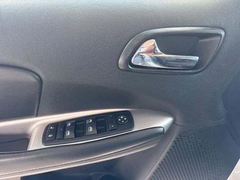 Used 2013 Dodge Journey SXT w/ Flexible Seating Group FWD image 21