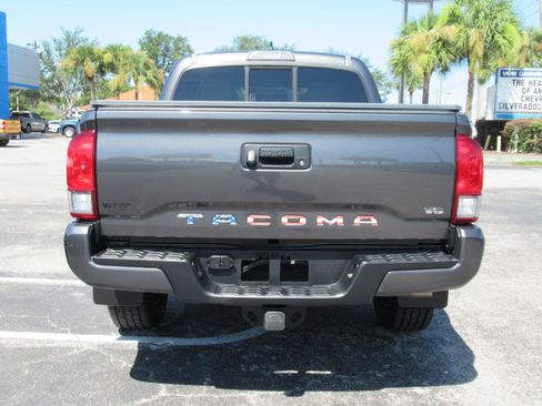 Used 2016 Toyota Tacoma TRD Sport w/ Towing Package AWD/4WD image 6