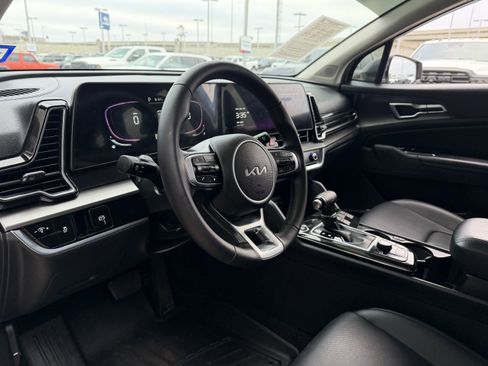 Used 2023 Kia Sportage EX image 30