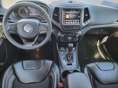 Used 2022 Jeep Cherokee Trailhawk AWD/4WD image 28