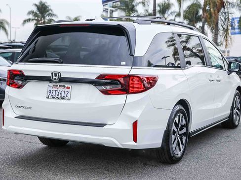 Certified 2025 Honda Odyssey EX-L image 7
