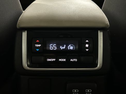 Used 2020 Subaru Ascent Premium w/ Convenience Package AWD/4WD image 29