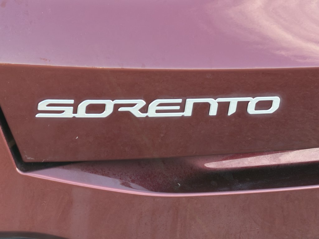 Used 2025 Kia Sorento LX FWD image 7