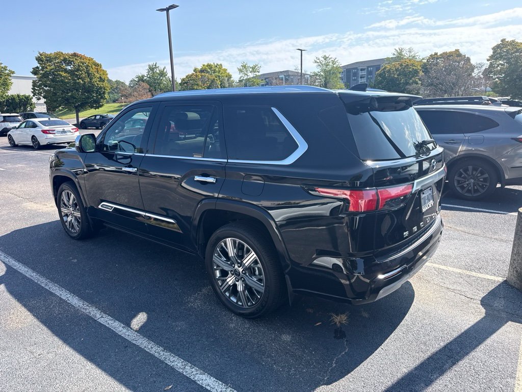Used 2024 Toyota Sequoia Capstone AWD/4WD image 4