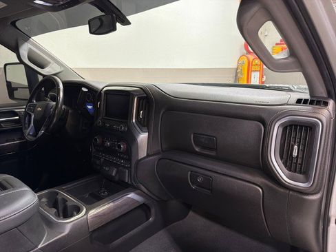 Used 2021 Chevrolet Silverado 3500 LTZ w/ LTZ Texas Edition image 39