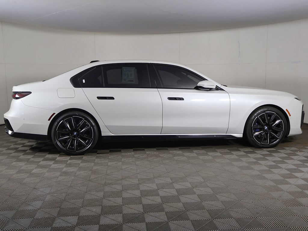 Used 2023 BMW 760i xDrive AWD/4WD image 23