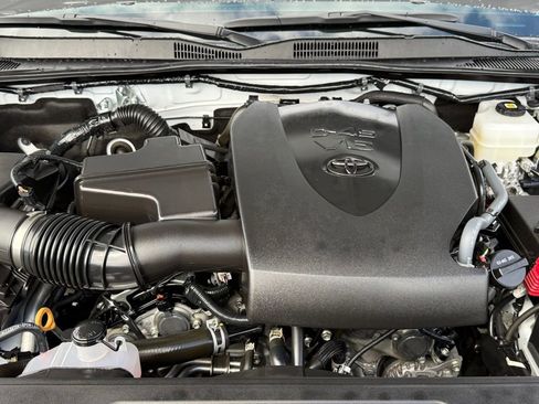 Used 2023 Toyota Tacoma TRD Off-Road w/ Black Out Package (TMS) image 31