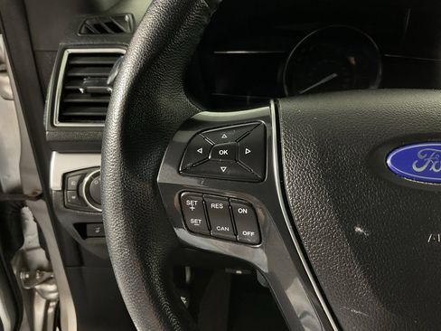 Used 2018 Ford Explorer Limited image 26
