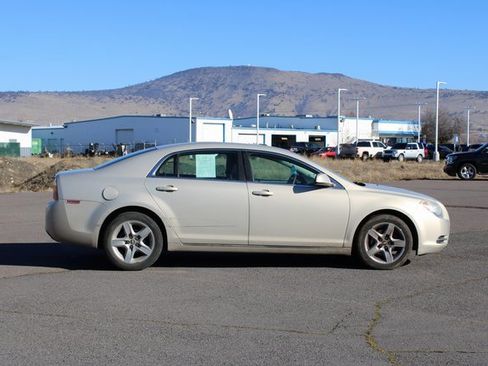 Used 2010 Chevrolet Malibu LT image 6