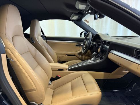 Certified 2018 Porsche 911 Carrera 4 image 17