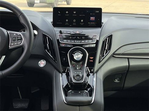 Used 2025 Acura RDX SH-AWD image 18