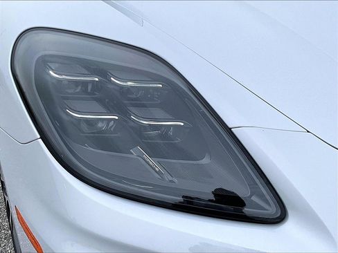 Used 2025 Porsche Panamera image 12