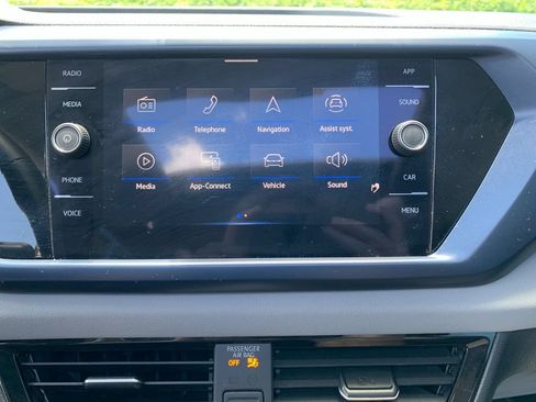 Used 2023 Volkswagen Taos SE AWD/4WD image 23