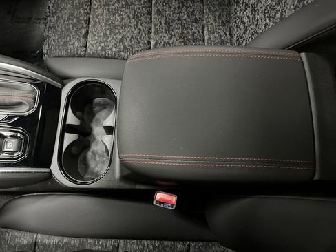 Used 2024 Chevrolet Colorado Z71 w/ Z71 Convenience Package 2 image 22