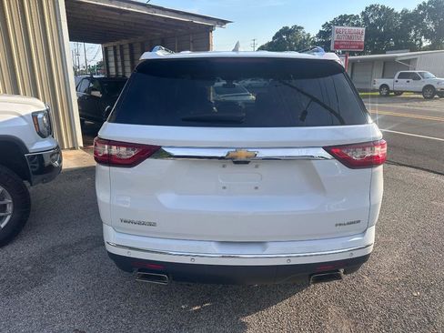 Used 2019 Chevrolet Traverse Premier w/ Driver Confidence II Package FWD image 6