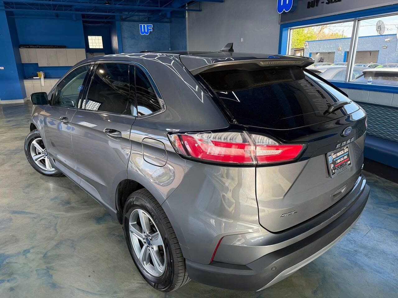 Used 2021 Ford Edge SEL w/ Convenience Package AWD/4WD image 4