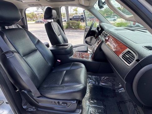 Used 2014 Chevrolet Tahoe LTZ image 10