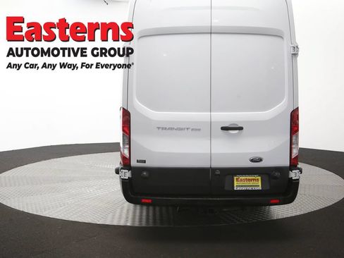 Used 2017 Ford Transit 250 148 High Roof Extended RWD image 34
