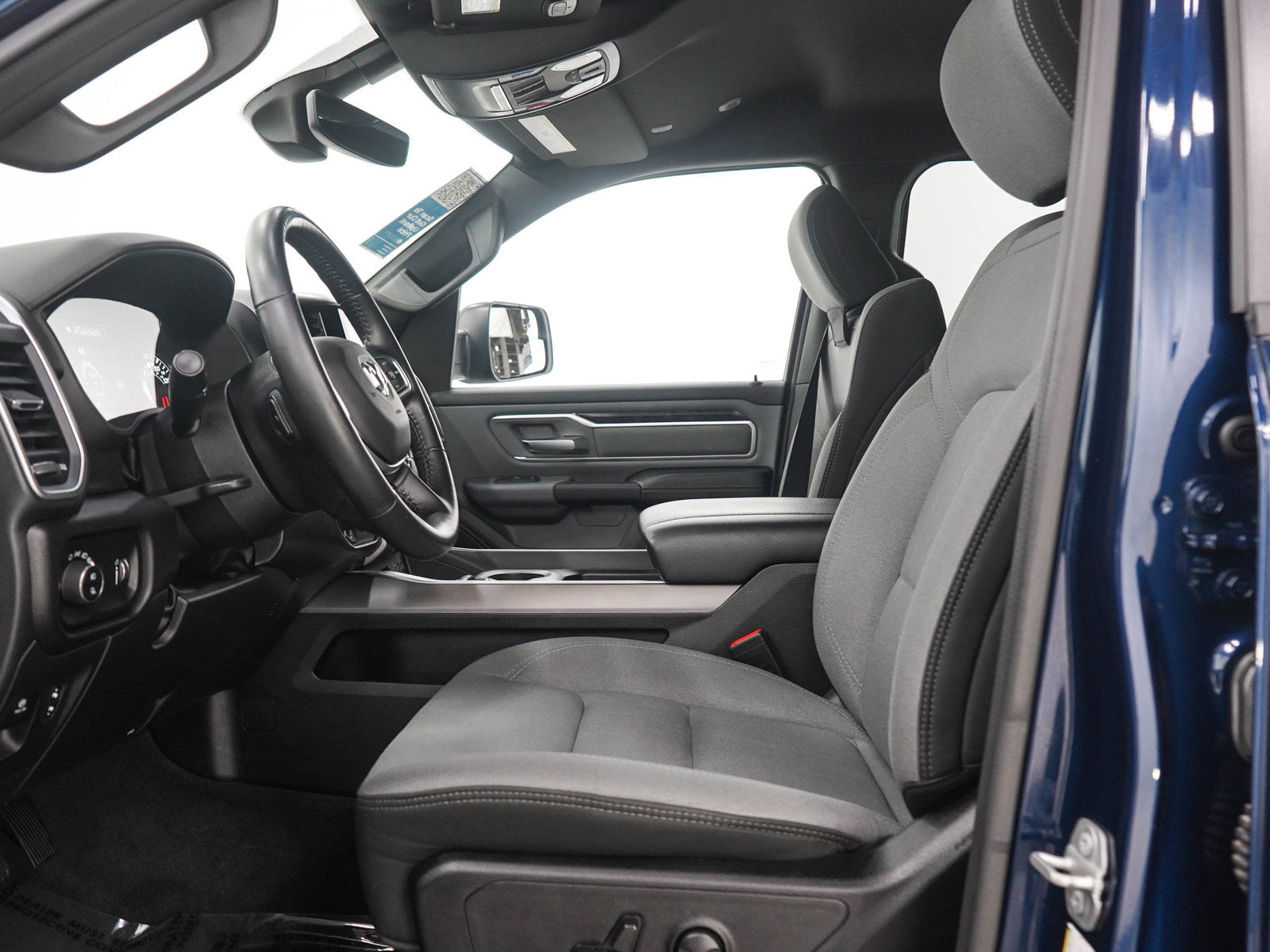 Used 2022 RAM 1500 Big Horn AWD/4WD image 23