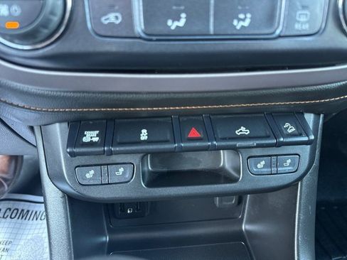 Used 2022 GMC Canyon AT4 image 19