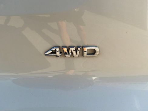 Used 2025 Nissan Pathfinder SV AWD/4WD image 10