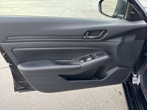 Used 2024 Nissan Altima 2.5 S image 14