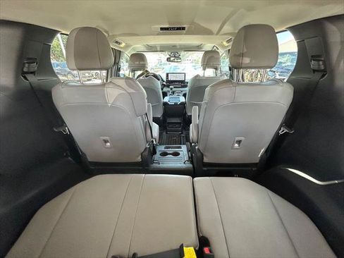 Certified 2026 Toyota Sienna XLE FWD image 16