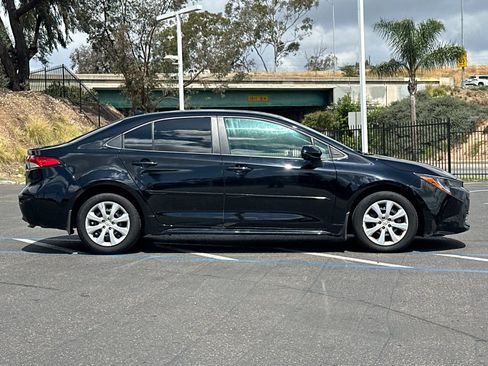 Used 2025 Toyota Corolla LE image 6