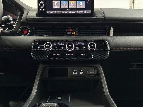 Used 2025 Honda Pilot TrailSport image 28