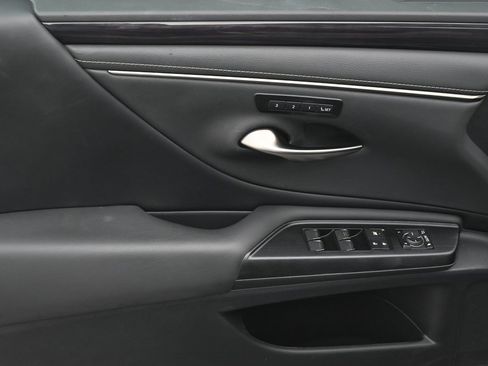 Used 2021 Lexus ES 300h 300h w/ Premium Package image 14