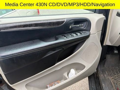 Used 2011 Chrysler Town & Country Touring-L w/ Entertainment Group #2 FWD image 4