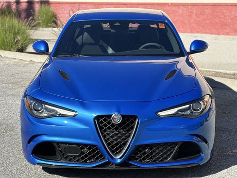 Used 2017 Alfa Romeo Giulia Quadrifoglio image 2